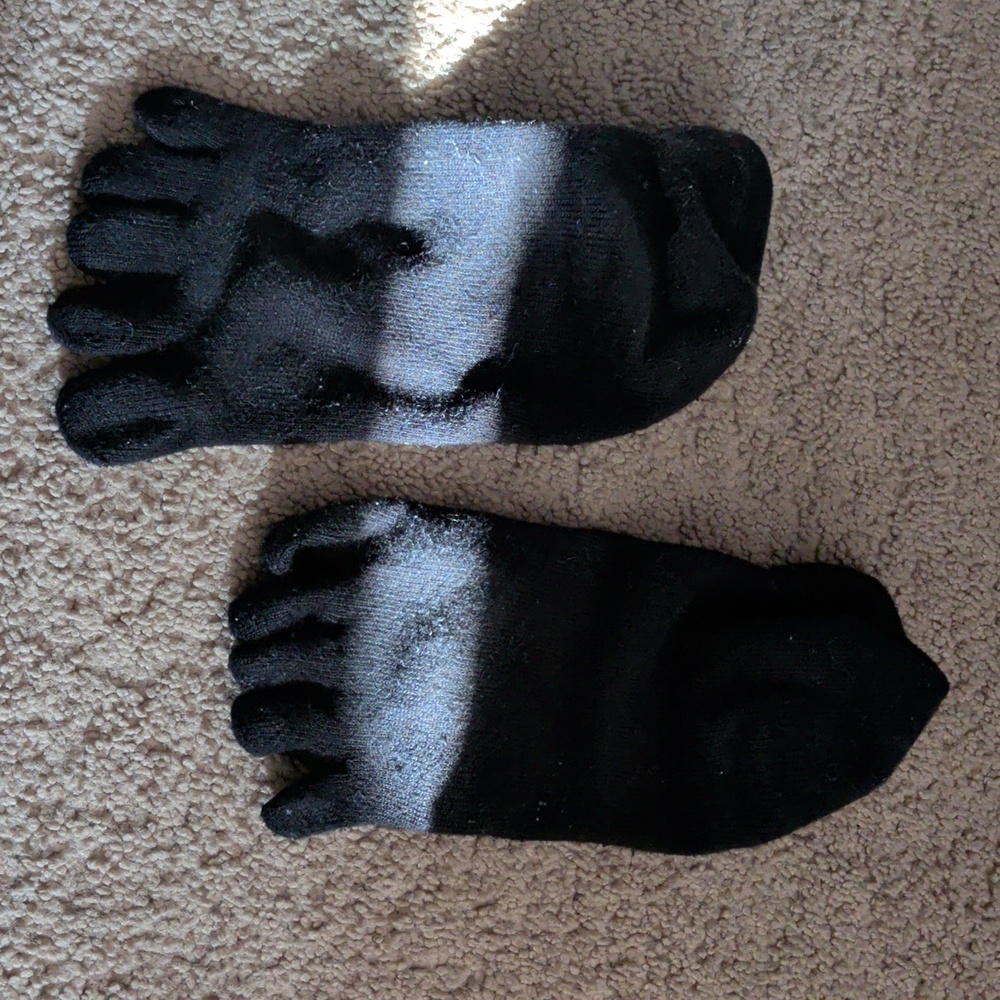 Black Five-Toe Performance Socks - Unbranded - image 4